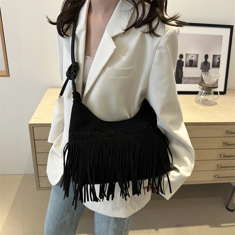 Vintage Fringe Crossbody Bag Fashion Suede Slouchy Bag Trendy Tassel Underarm Bag for Women Work Shopping Travel Winter Fall 251110