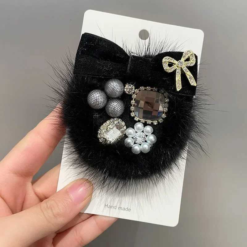 Luxury Korean Mink Hair Bow Brooch Pearl Crystal Badge British Style Suit Sweater Clothing Collar Pins for Women Fashion Jewelry Gifts Y251111