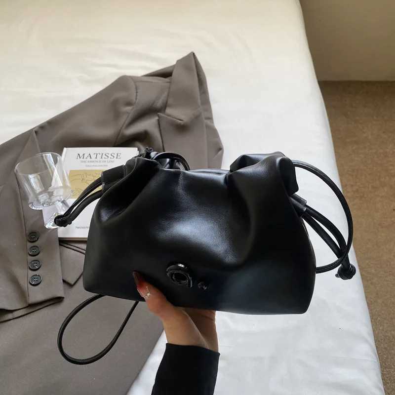 Versatile Crossbody Bag for Women Shoulder Bags Cloud Drawstring Purse and Handbags Designer Bags Bolsos De Mujer T251110