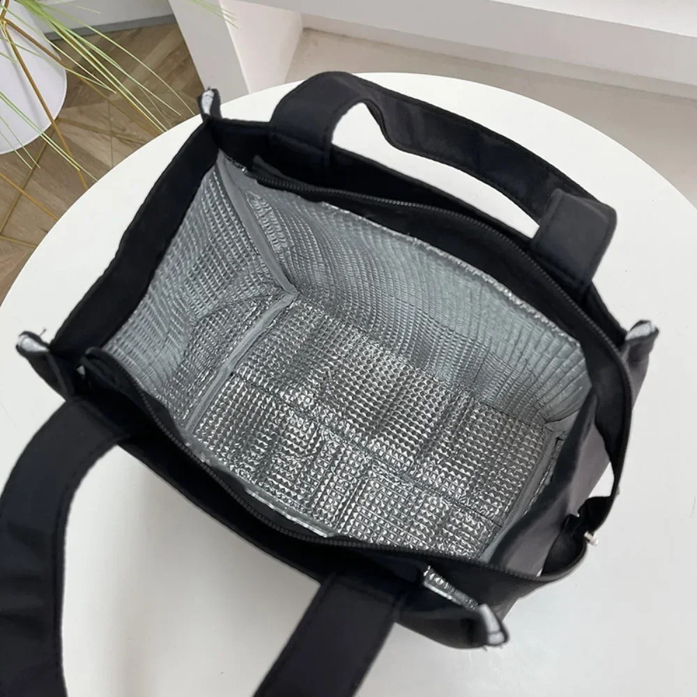 Large capacity lunch bag with aluminum foil insulation suitable for work simple and practical top handle insulated picnics 250401