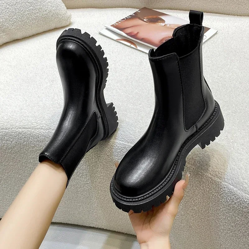 Women Boots Thick Sole Chelsea Boots Women Flat Casual Boots High Quality Fashion Shoes for Women Zapatos De Mujer 251110