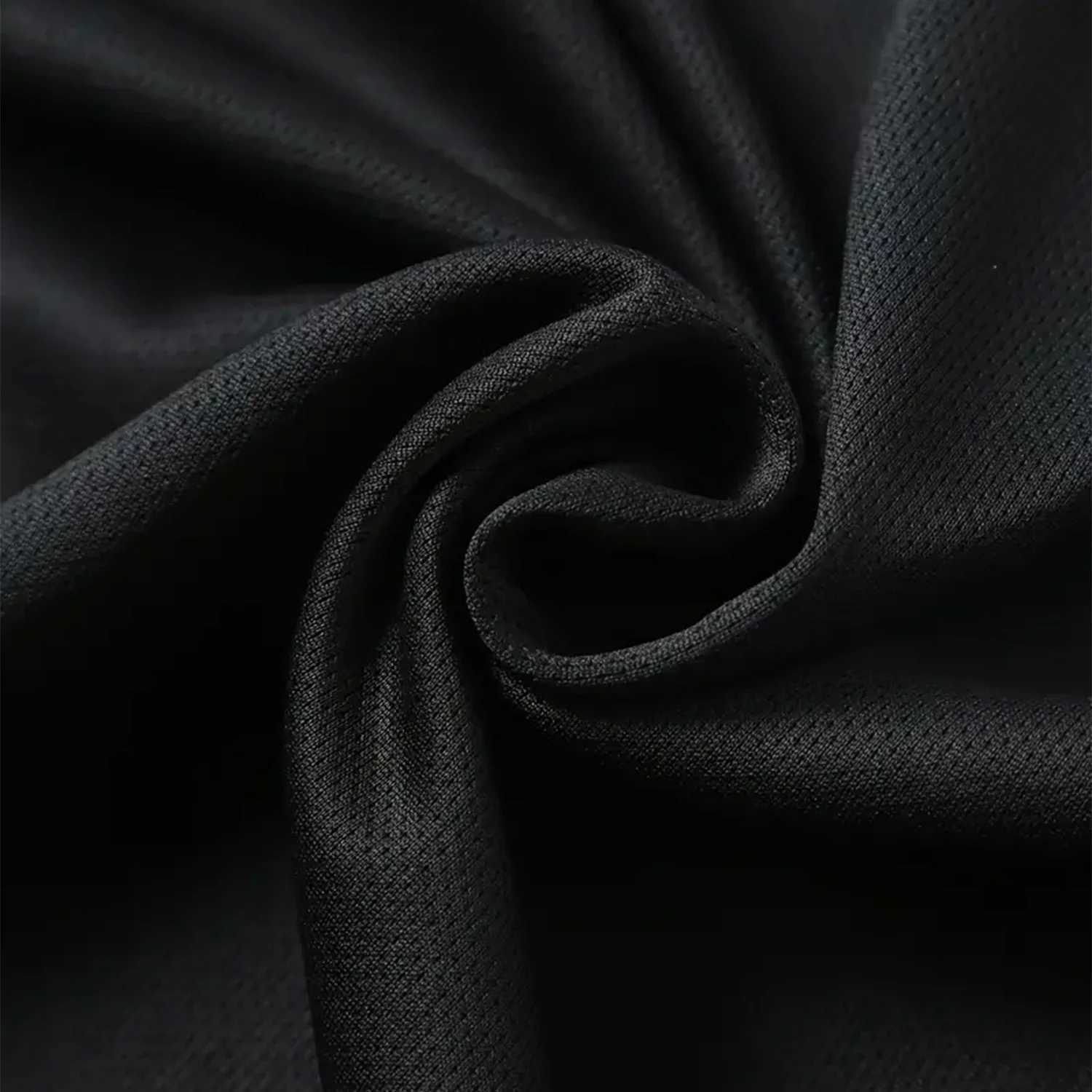 Round neck T-shirt 1 piece black ultra light mens quick drying breathable sweatshirt suitable for fitness gym and Ru M250411