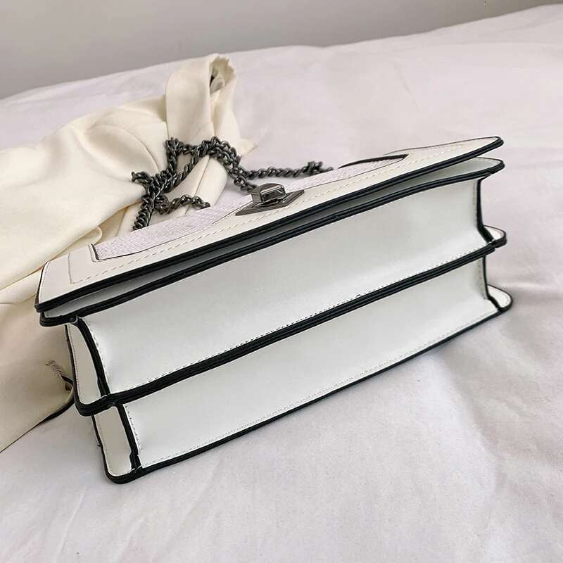 2025 New Women's Leather Shoulder Strap Wallet Designer Women's Fashion Crossbody Bag Retro Serpentine Underarm Bag Square Handbag1
