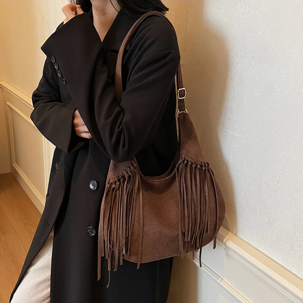 Women Vintage Suede Tassel Large Capacity Shoulder Bag Autumn Winter Versatile All-Match Crossbody Bags Delicate Tote Packs 251110