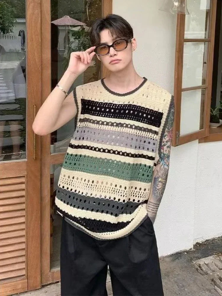 Knitted Sweaters for Men Waistcoat Mesh Striped Sleeveless Man Clothes Vest Green Maletry Warm Overfit Spring Autumn In Fun 251104