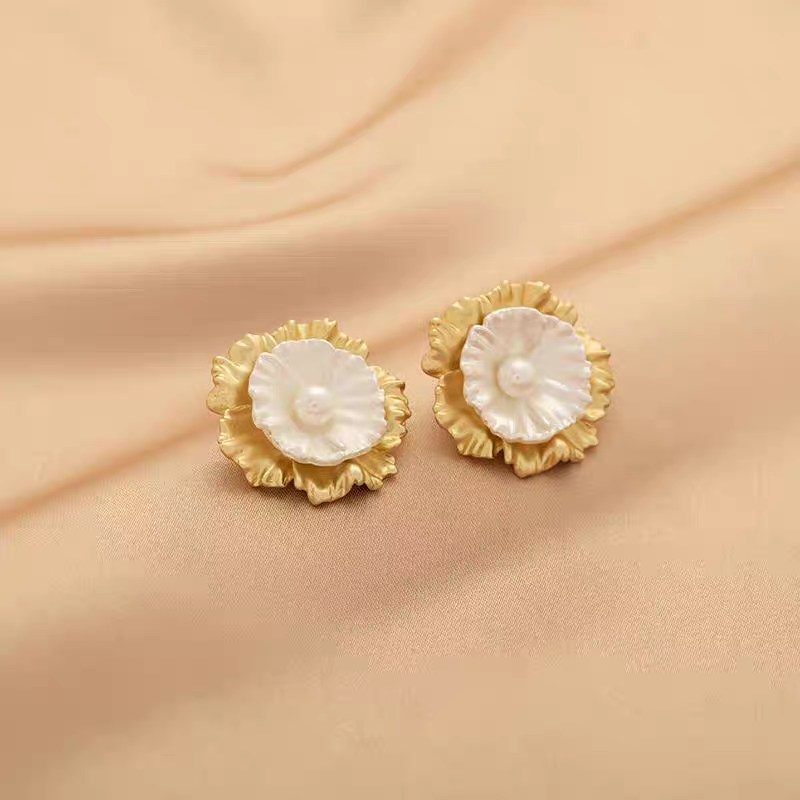 Ladies' earrings with gold and silver dual color electroplated exaggerated earrings