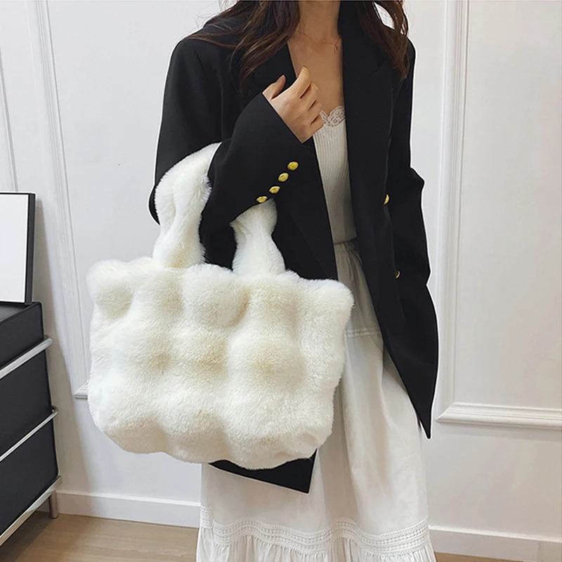 Women Fluffy Shoulder Bags Autumn Winter Tophandle Handbag Girls Plush Tote Bag Solid Color Versatile Handle 251103