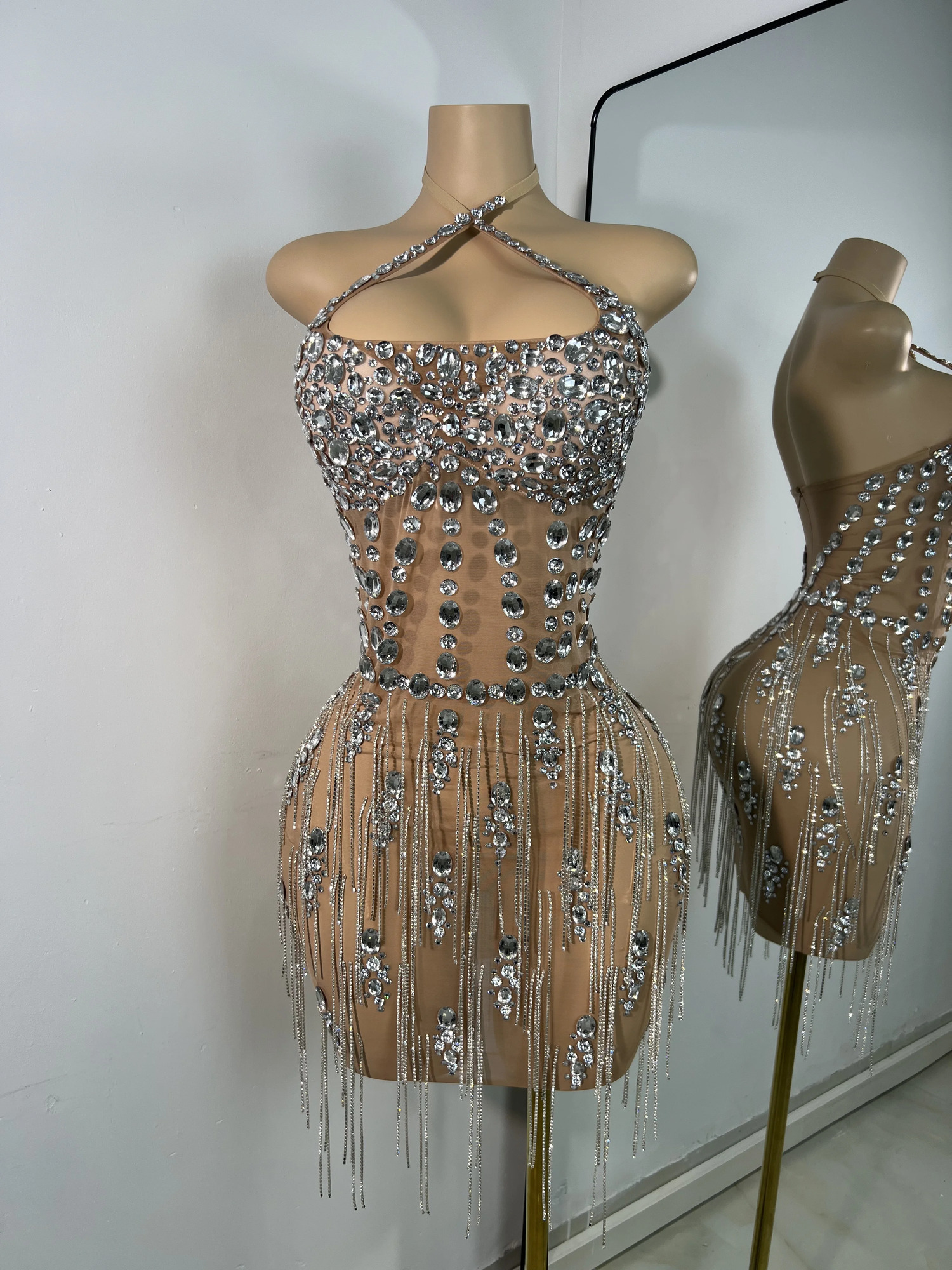 Crystals Diamonds Evening Party Dress Women Sexy Halter See Through Mesh Birthday Gowns Nightclub Singer Stage Wear251111