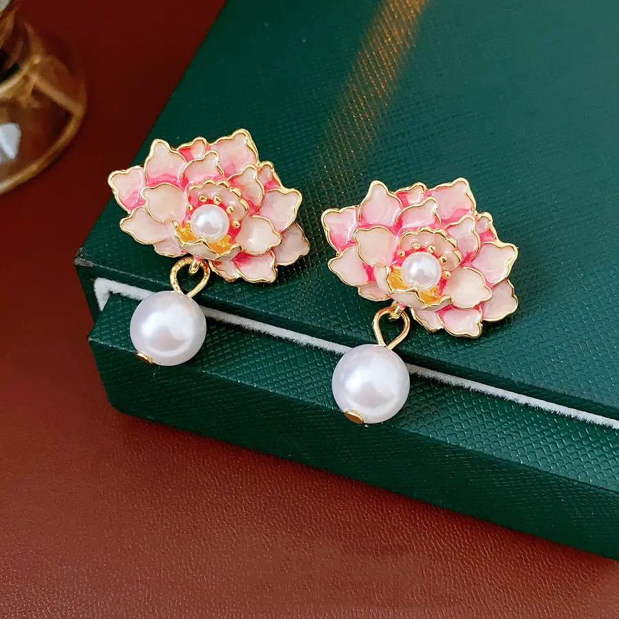 Sophisticated Flower-Inspired Pearl Earrings for Her - Perfect Evening Accent