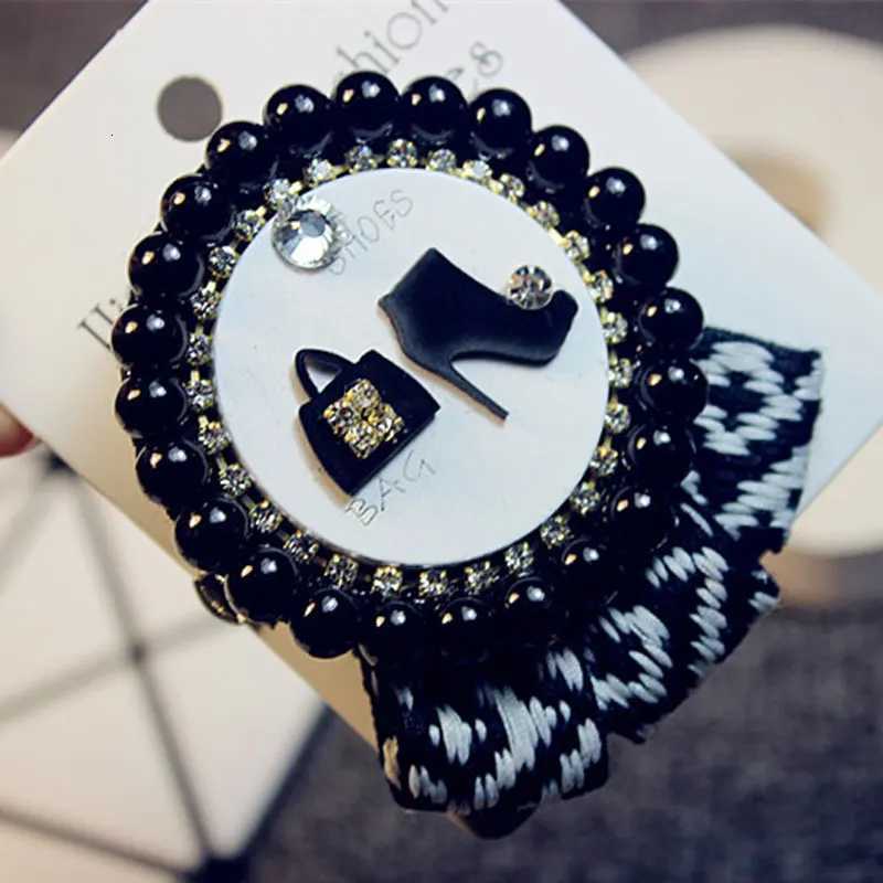 Luxury High Quality Handmade Women Retro Brooch Pins Badge Series Set Tassel High Heels Metal Coat Fashion Accessories Y251111