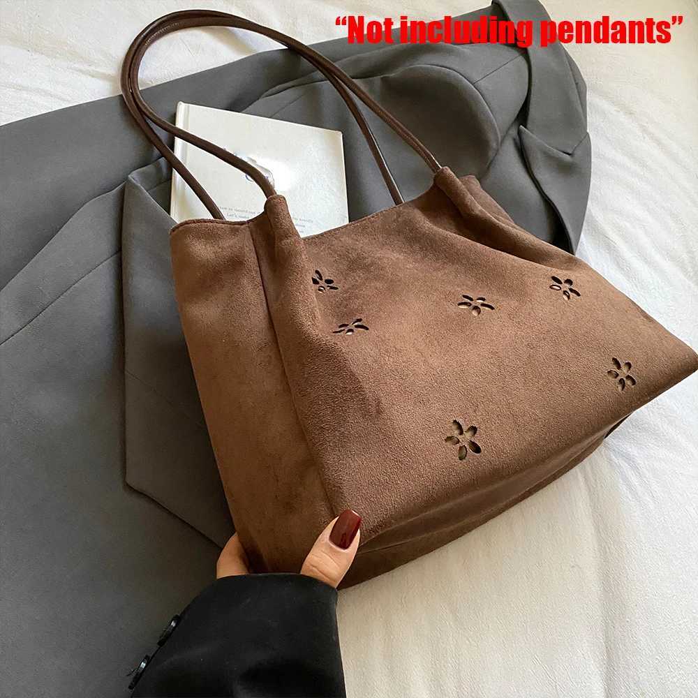 Hollow Out Bag for Women New Autumn and Winter High-End Retro Work Commute Tote Bag Large Capacity Shoulder BagT251110