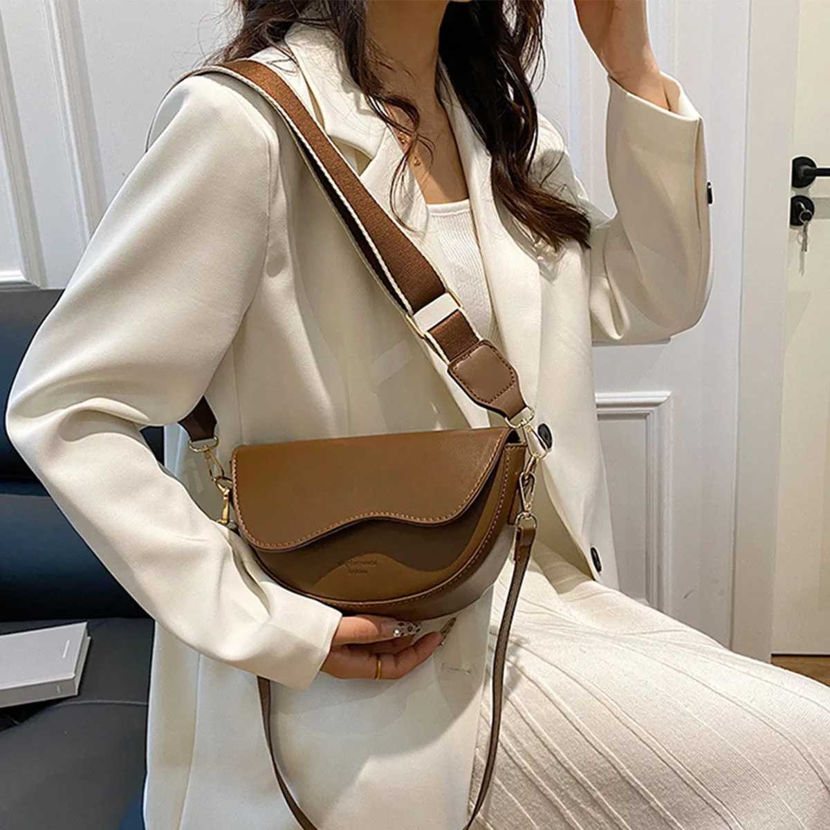 Casual Minimalist Ladies Crossbody Saddle Bag Fashionable Underarm Bag Trendy Shoulder Bag for WomenT251110