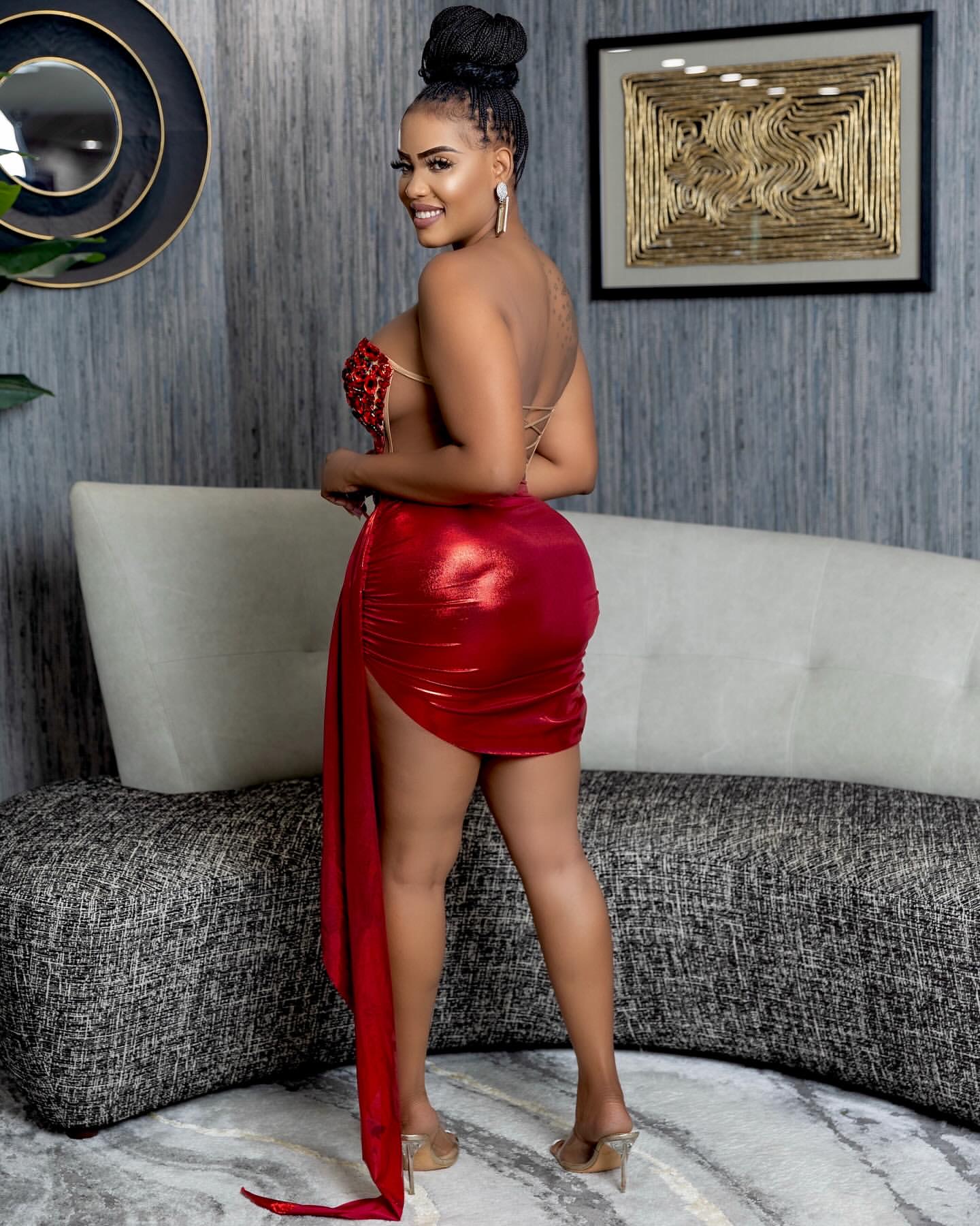 Chic Red Sheath Cocktail Dress Crystals Backless Sweetheart Satin Short Mini Graduation Homecoming Dresses For Special Occasions Sweetheart Gowns