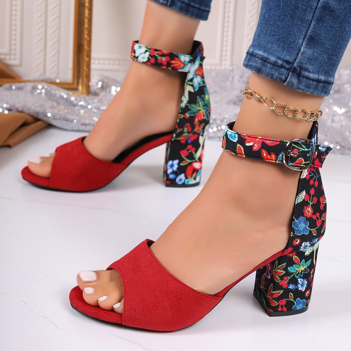 New European and American fashion large size embroidered thick heel women's sandals women's buckle high heel sandals 36-43 free shipping
