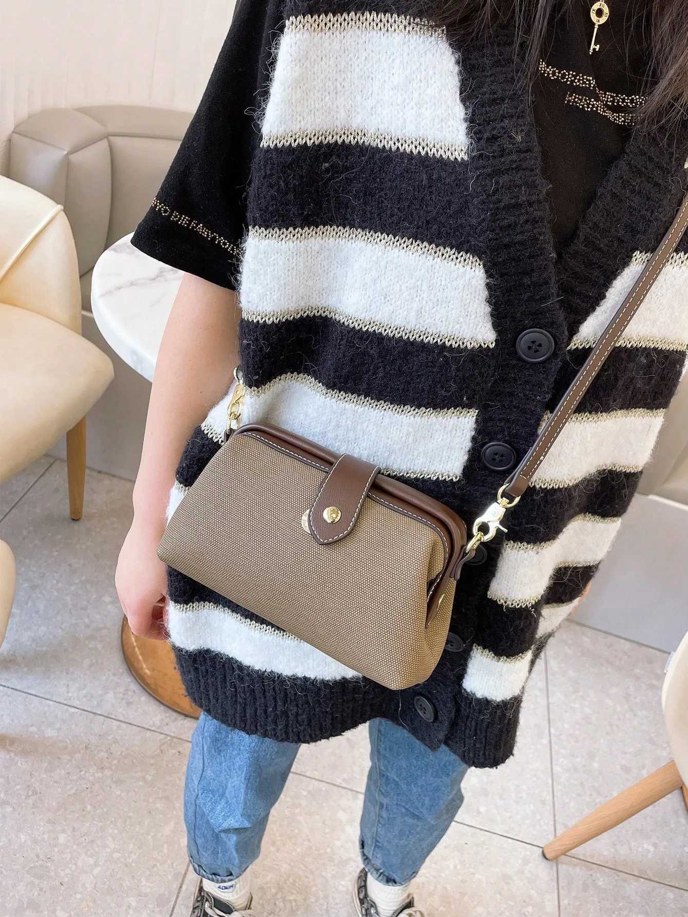 2024 New Fashion Womens Bags High-end Retro Blue Color Block Crossbody Small Bag Casual Clip Shoulder BagT251110