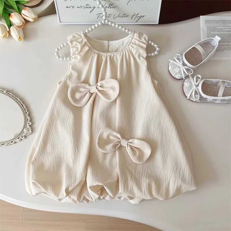 Childrens clothing set suitable for girls aged 2-7 years bow sleeveless vest+cargo pants two pieces of summer casual beige girls clothingXJ250410