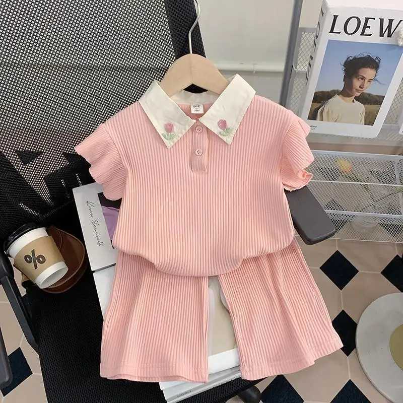 Summer childrens baby clothing set with sleeveless tops and shorts fashionable and cute baby clothing setXJ250410