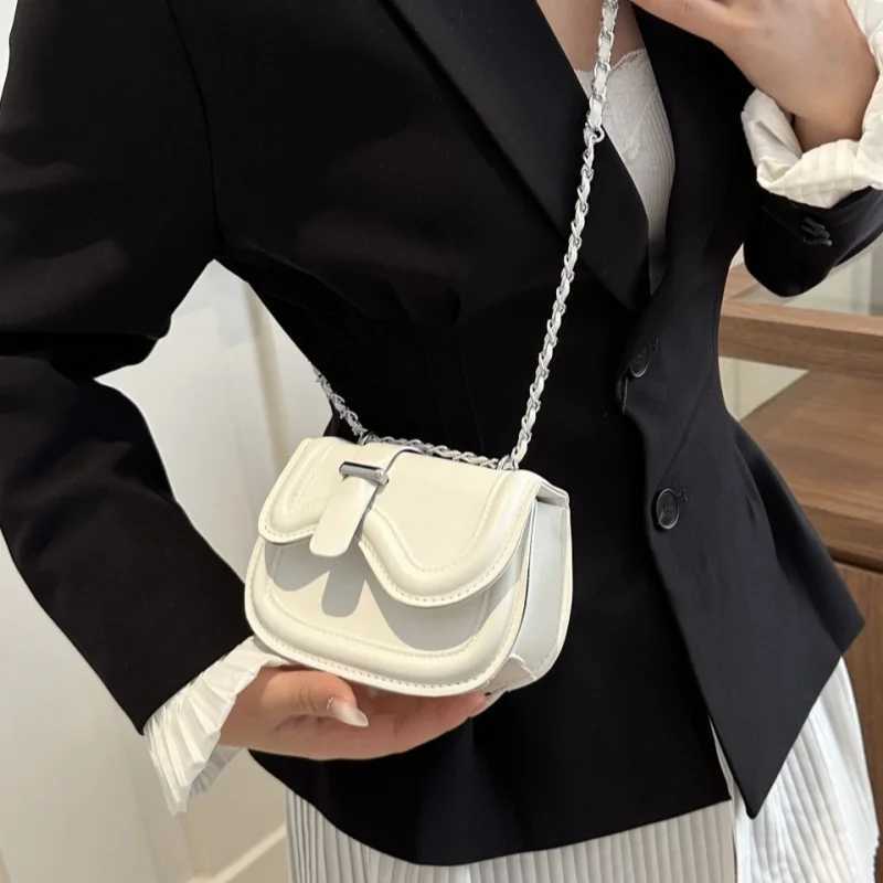 Women Small Exquisite Solid Color Crossbody Bag Simple Fashion Niche Design Sense Advanced Lightweight For Party Daily CommuteT251110