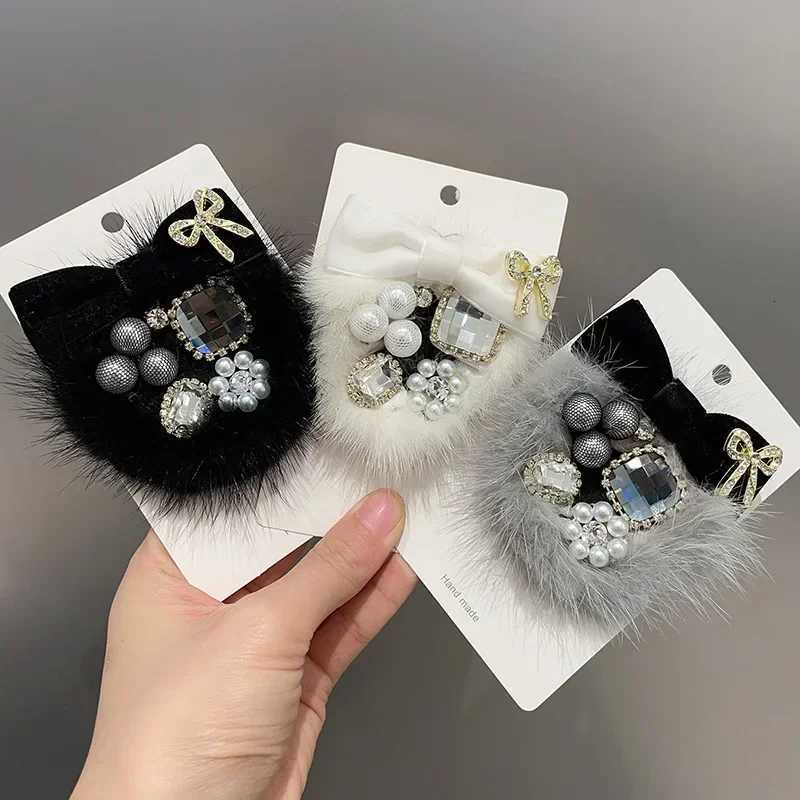 Luxury Korean Mink Hair Bow Brooch Pearl Crystal Badge British Style Suit Sweater Clothing Collar Pins for Women Fashion Jewelry Gifts Y251111