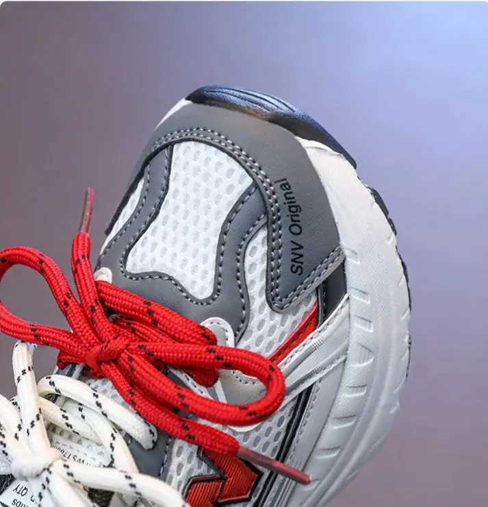 Fashionable childrens basketball shoes boys and girls anti slip childrens sports shoes lightweight outdoor sports shoes coach football uniforms Z25041