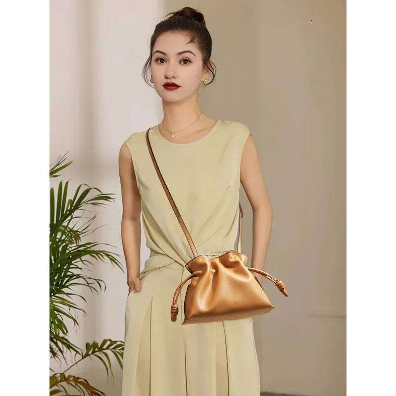 Classic Flamenco Lucky Bag, Genuine Leather Cloud With Drawstring, Shoulder Bucket Bag For Women, Autumn And Winter