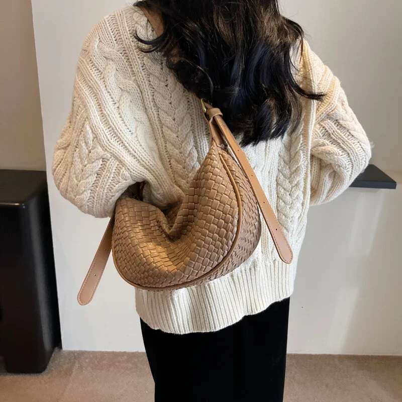 Female Large Capacity Handbag Women Shoulder Messenger Ful Soft PU Ladies Crossbody Package Woven Grain Tote Bag