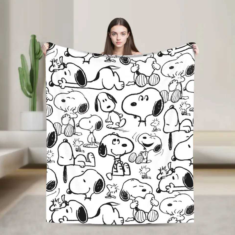 Peanuts Snoopys Giggle Laugh Pattern Flannel Throw Blankets Blanket for Bed Travel Lightweight Plush Thin Quilt C251111