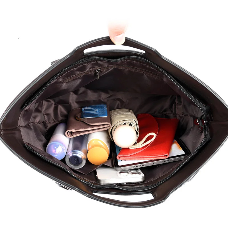 Ladies fashionable genuine leather handbag largecapacity crossbody bag middleaged mothers singleshoulder armpit 251110