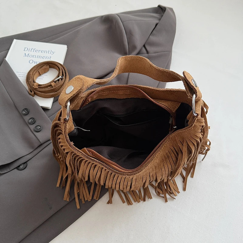 LEFTSIDE Punk Style PU Leather Shoulder Bags for Women Tassels Crossbody Bag Females Fashion Handbags 251110