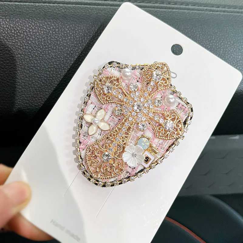 Luxury Korean Rhinestone Pearl Cross Brooches for Women Elegant Sweater Suit Badge Lapel Pins Fashion Jewelry Accessories Y251111