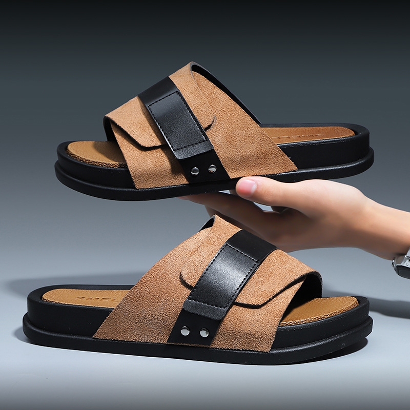 Designer new men's slippers summer fashion personality trend wear home bathroom non-slip thick soled flip-flops black brown