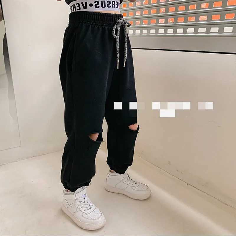 2022 Summer Childrens Clothing Set Personalized Fashion Short Sleeve Set Girls T-shirt+Hole length Sports Pants Baby Childrens SetXJ250410
