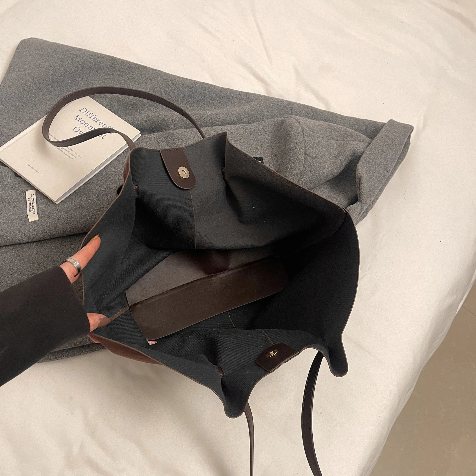 Faux Suede Shoulder Bags Women Large Capacity Solid Casual England Style Vintage Handbags In Female Packages 251106