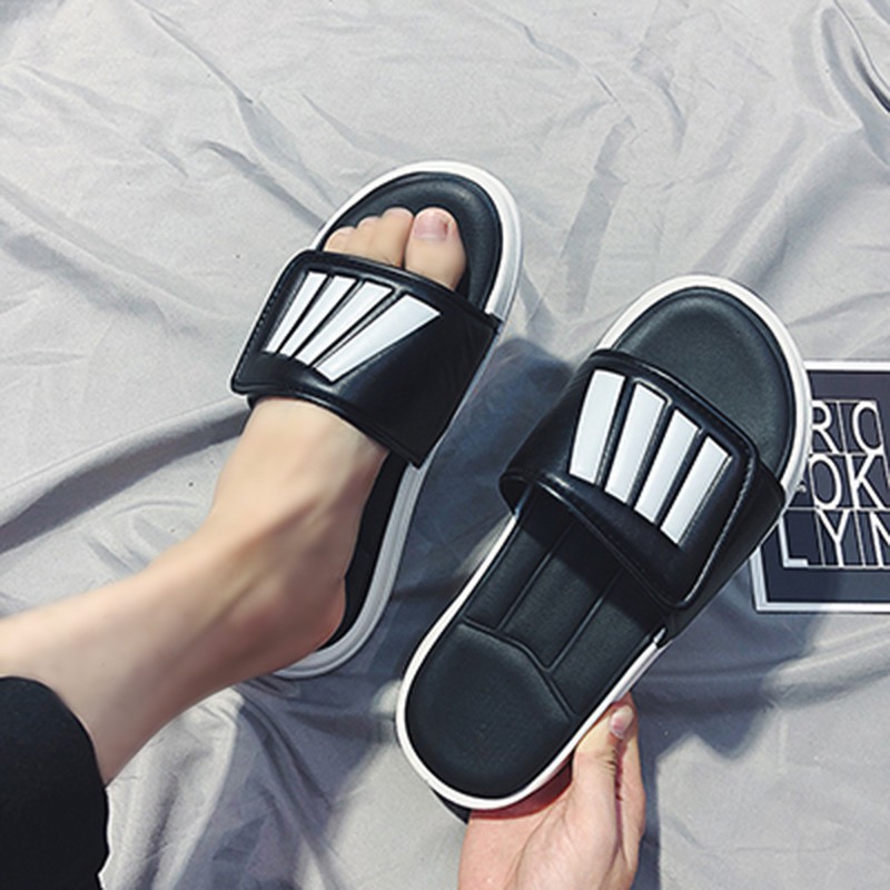 High Quality Hot Sale Men slippers 2025 New Summer Beach sandals Men Fashion Breathable Casual Striped black and white Men Slippers Outdoor plus size 