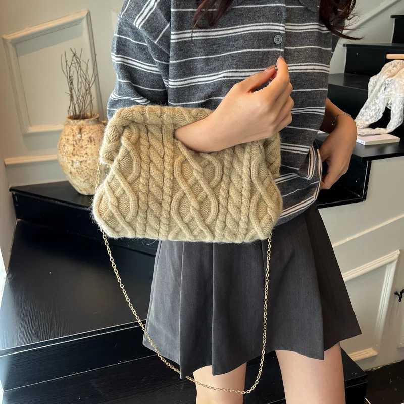 Women Crochet Crossbody Bag Winter Knitted Textured Casual Shoulder Handle Bag Futuristic Yet Versatile Design Chain Strap BagT251110