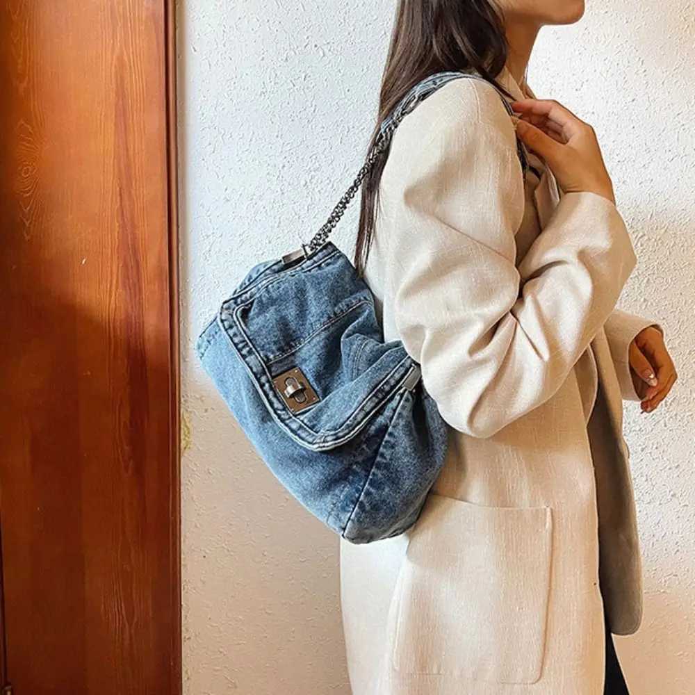 Shoulder Bag Denim Canvas Bag Metal Chain Street Style Vintage Handbag Shopping Bag Large Capacity Solid Crossbody Bag OutdoorT251110