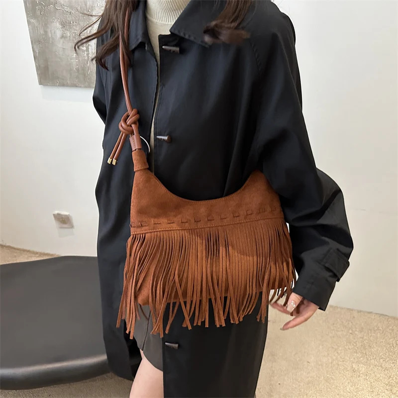Vintage Fringe Crossbody Bag Fashion Suede Slouchy Bag Trendy Tassel Underarm Bag for Women Work Shopping Travel Winter Fall 251110