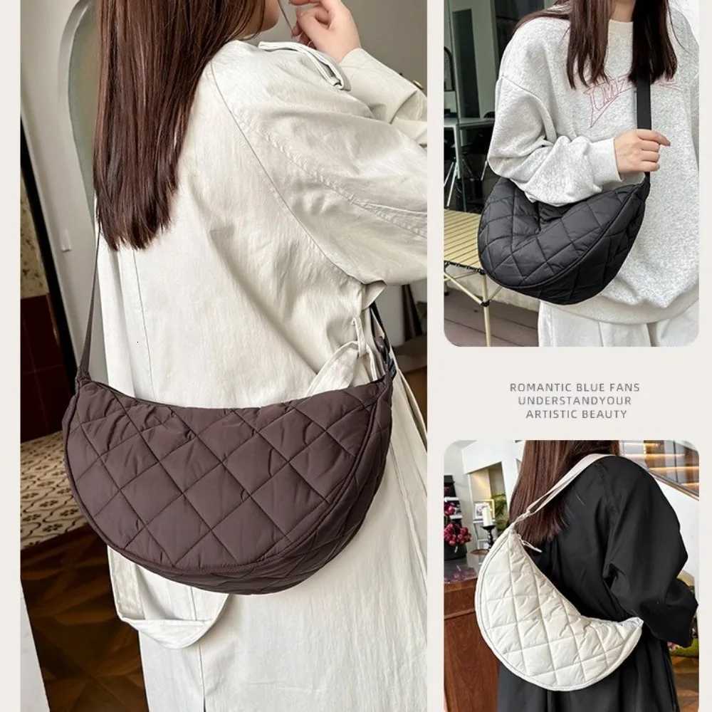 Large Capacity Waist Half Moon Belt Bag Plaid Crossbody Bag Nylon Casual Travel Bags for CommutingT251110