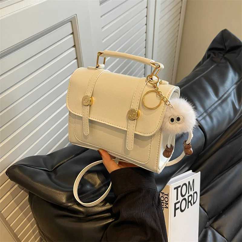 New Retro Small Square Bag for Women High Quality Autumn Winter Crossbody Bag Fashionable and VersatileT251110