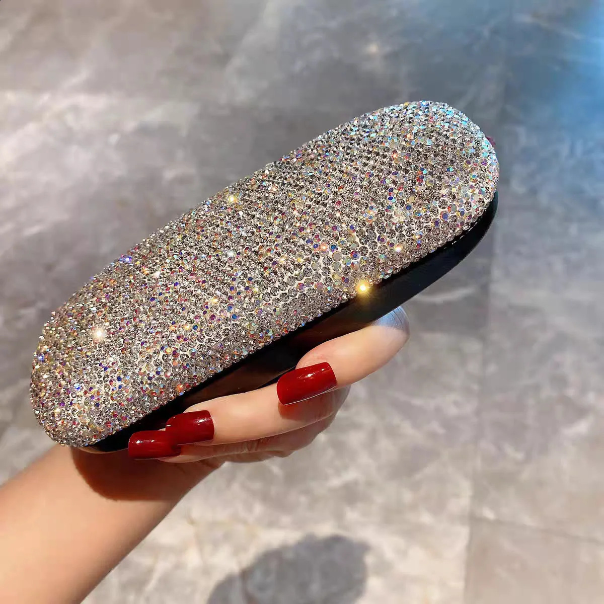 Diamond Glasses Box for Cars Womens Fashion Flash Reading Myopia Sunglasses Protective Cover Pressure Glasses Storage Box 250409