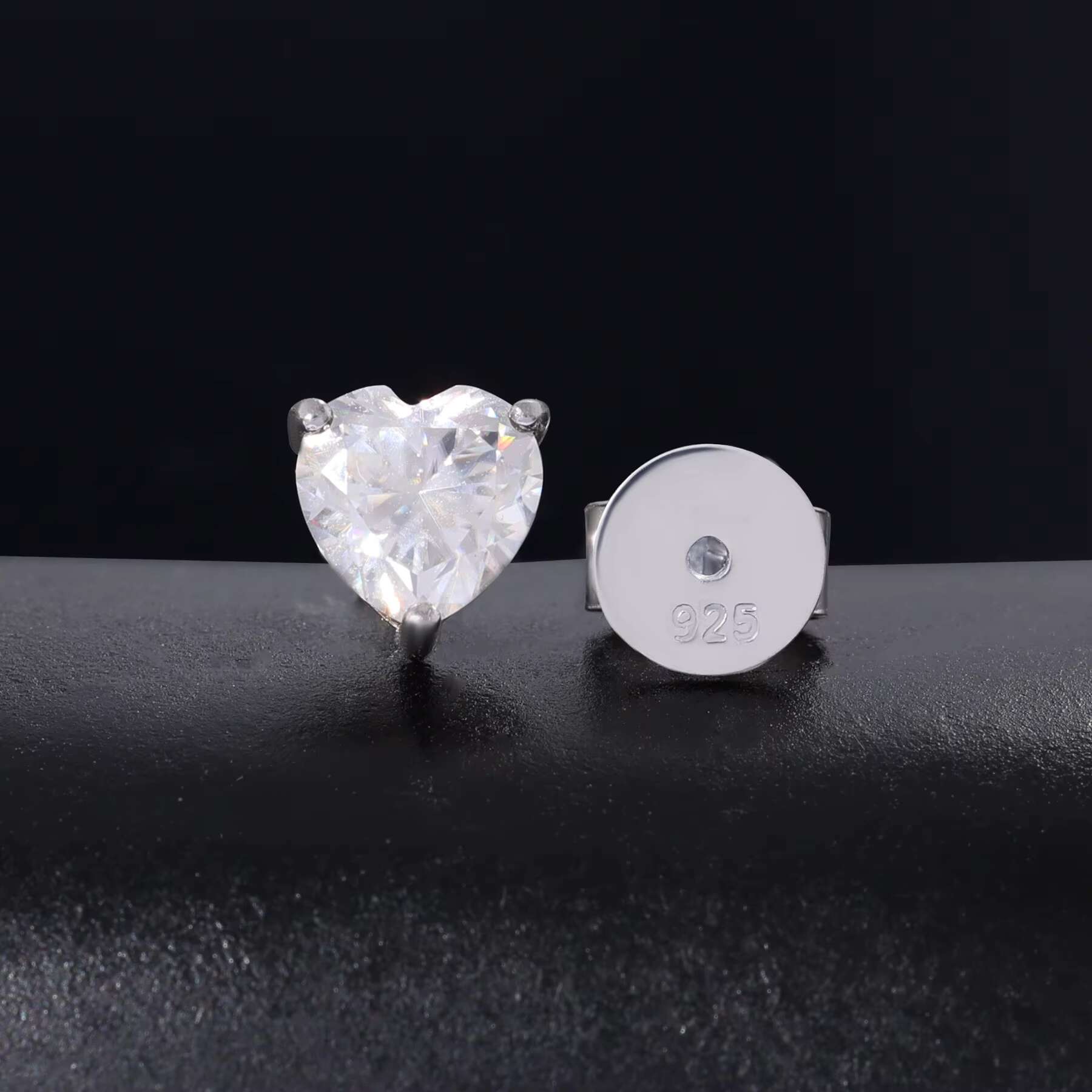 New Trendy 925 Sterling Sliver VVS Moissanite Earrings Fine Iced Out Heart Stud Earrings Womens Popular Geometric Jewelry