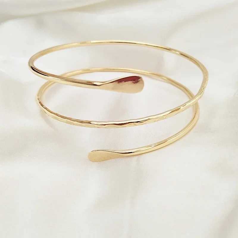 Punk Alloy Upper Arm Open Ended Cuff Bracelet Bangle Women Adjustable Armbands Costume Accessory for WomenC250410