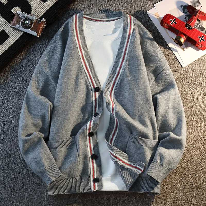 2025 Fall Winter New Collision Striped V-neck Cardigan Jumper Men England Style Long-sleeved Casual Knit Sweater Jacket W251111