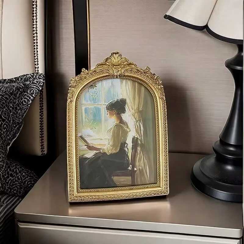 French living room bedroom ornament light luxury hanging picture sofa bedside decoration simple photo frame birthday gift L251110 H260306