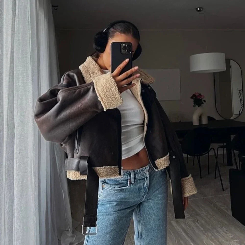 Oligai Autumn Winter Women Loose Warm Short Faux Lamb Fur Jacket Streetwear Female Retro Zipper Spliced Coat Chic Outwear 251105