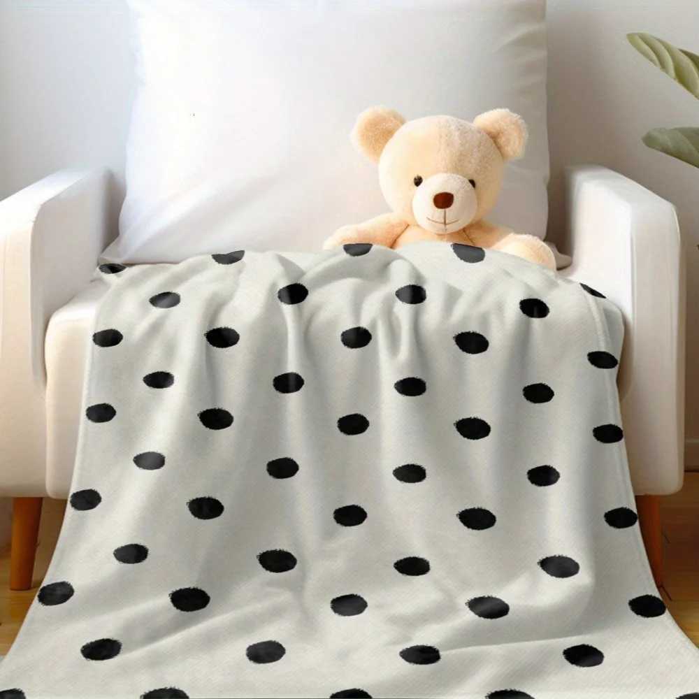 Flannel Blanket Having Black Polka Dots Ideal For Cosy Bedroom Retreats And Relaxing Leisure Time In Living Rooms High - Quty C251111
