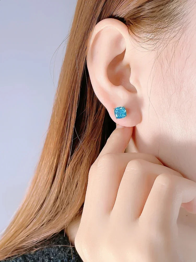 Desire 925 sterling silver diamond niche earrings ear holes simple compact fashionable and sweet style 250409