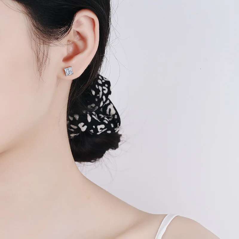 Princess Cut Moissanite Diamond Stud Earings Passed Test 925 Silver D Color Moissanite Stud Earrings Jewelry for Women