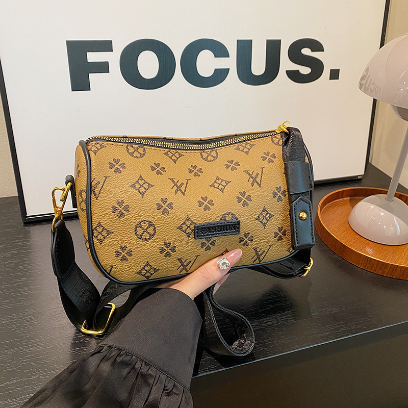 Designer handbag, printed crossbody bag, luxury tote, high-end new luxury handbag, vintage shoulder bag, trendy brand bag, spacious women's small