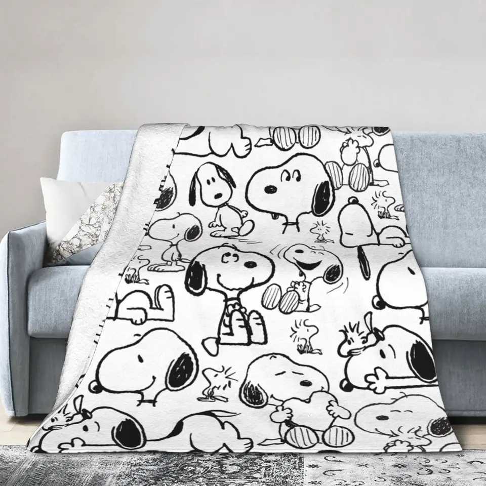 Peanuts Snoopys Giggle Laugh Pattern Flannel Throw Blankets Blanket for Bed Travel Lightweight Plush Thin Quilt C251111